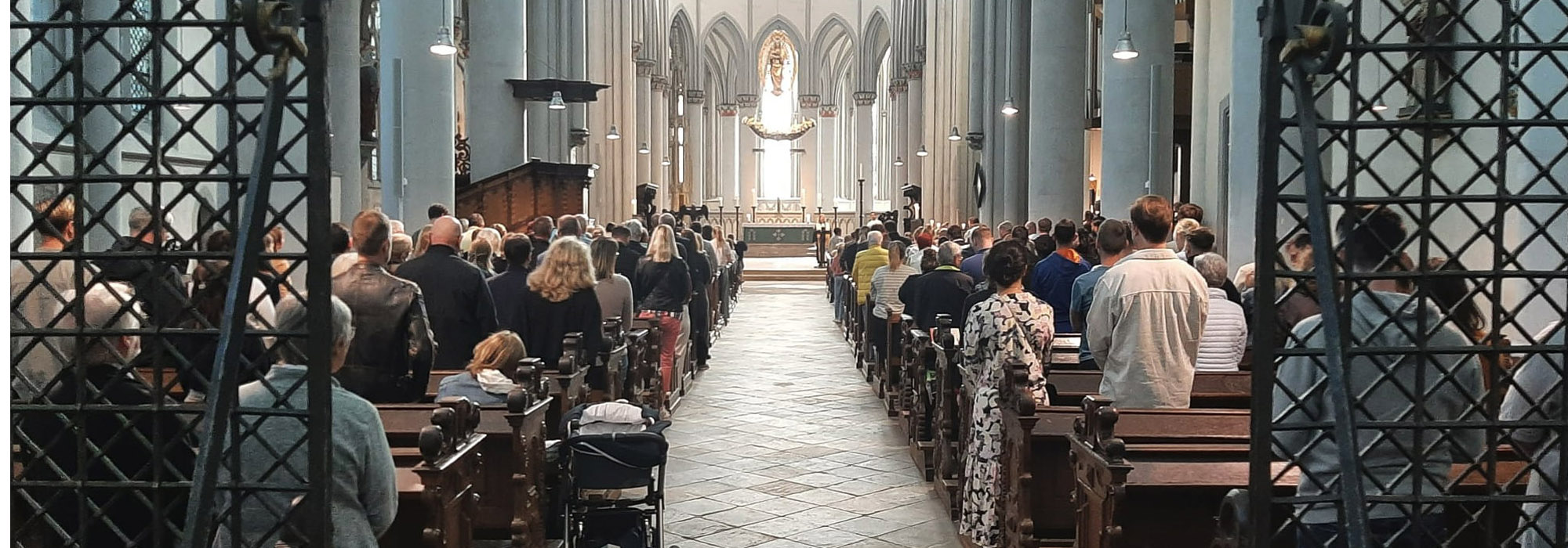 Gottesdienstgemeinde im Altenberger Dom