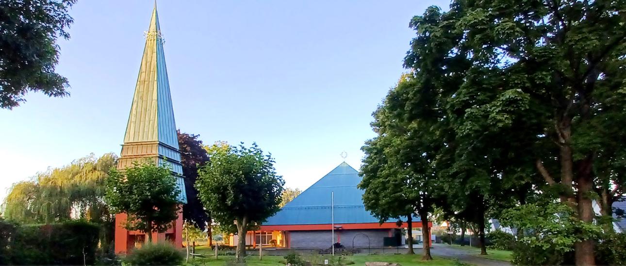 Foto von der Kirche St. Engelbert Voiswinkel