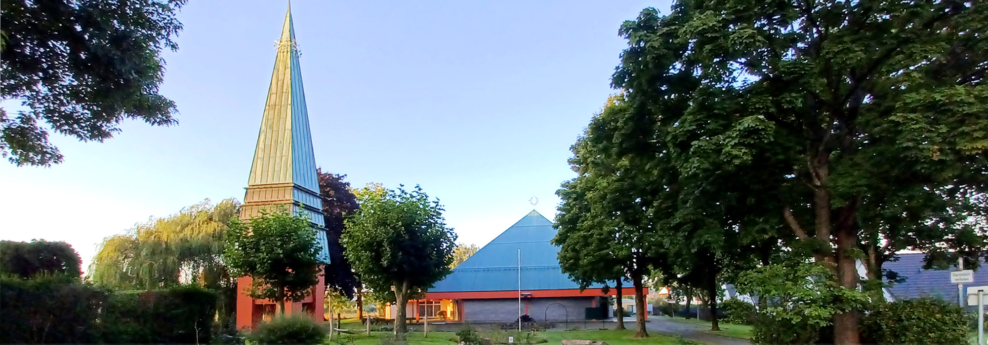 Foto von der Kirche St. Engelbert Voiswinkel