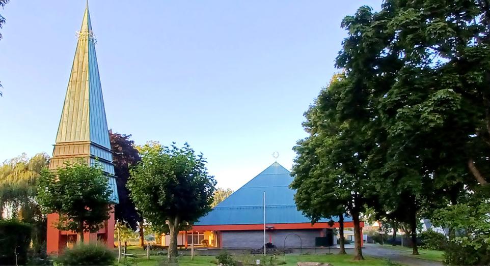 Foto von der Kirche St. Engelbert Voiswinkel