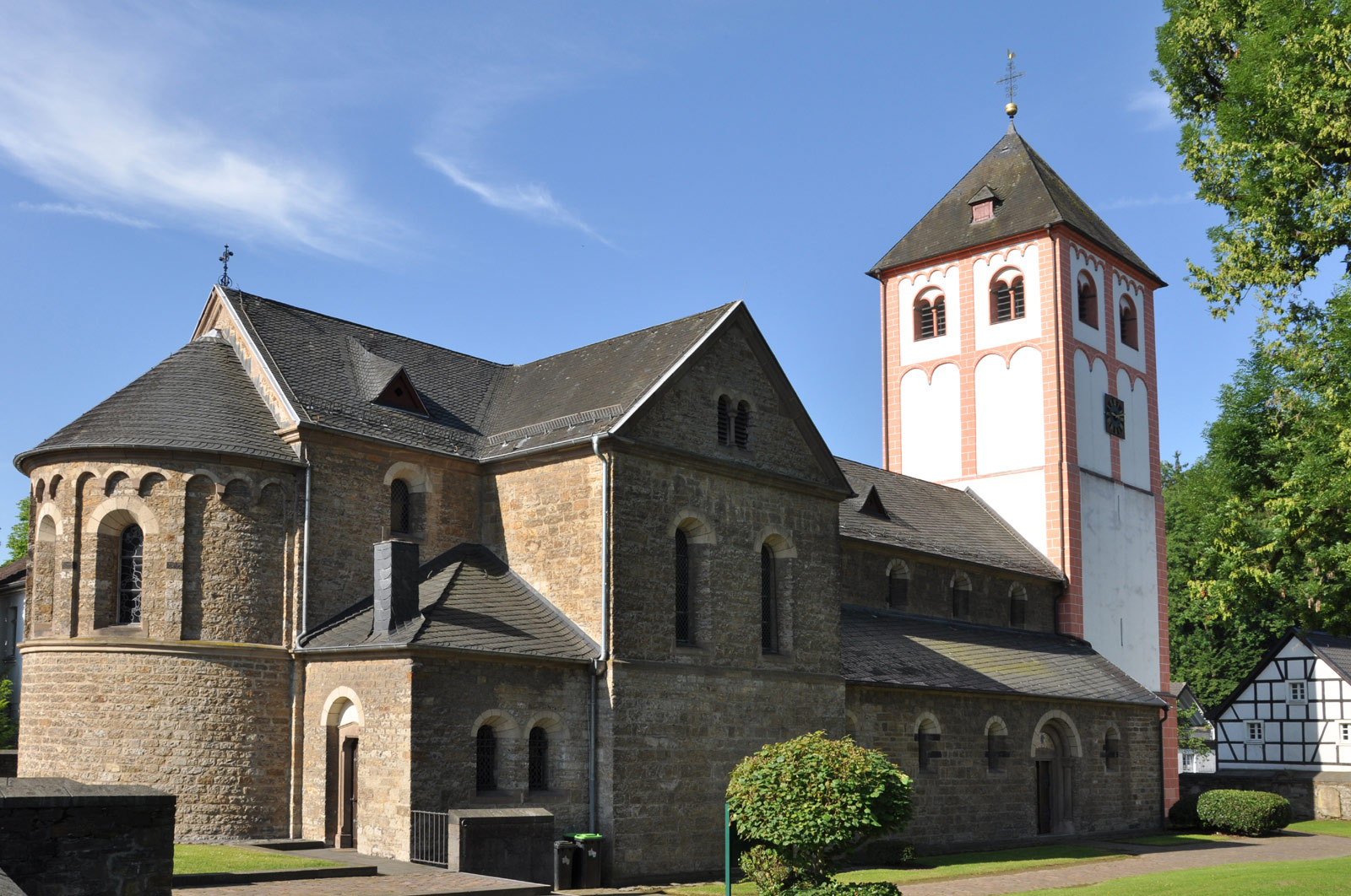 Foto von der Kirche St. Pankratius Odenthal