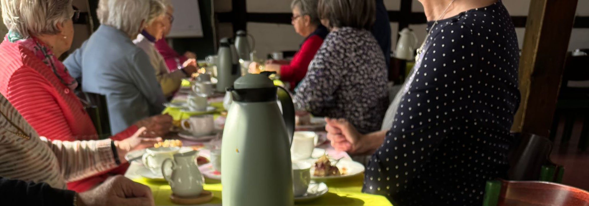Senioren an der Kaffeetafel